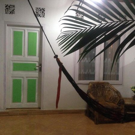 Good For Ya Knee Hostel & Bungalows (Adults Only) Τζίλι Τραγουανγκάν Εξωτερικό φωτογραφία
