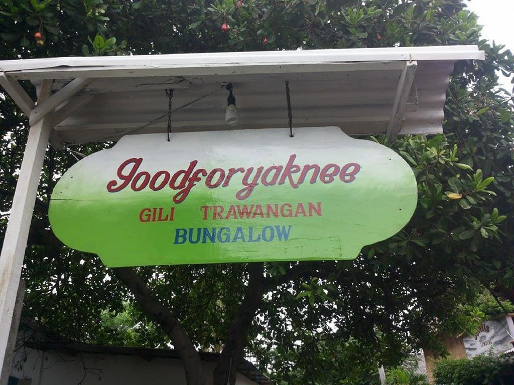 Good For Ya Knee Hostel & Bungalows (Adults Only) Τζίλι Τραγουανγκάν Δωμάτιο φωτογραφία