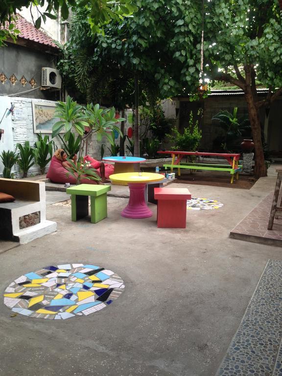 Good For Ya Knee Hostel & Bungalows (Adults Only) Τζίλι Τραγουανγκάν Εξωτερικό φωτογραφία