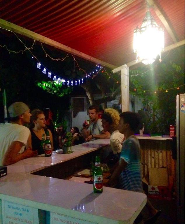 Good For Ya Knee Hostel & Bungalows (Adults Only) Τζίλι Τραγουανγκάν Εξωτερικό φωτογραφία
