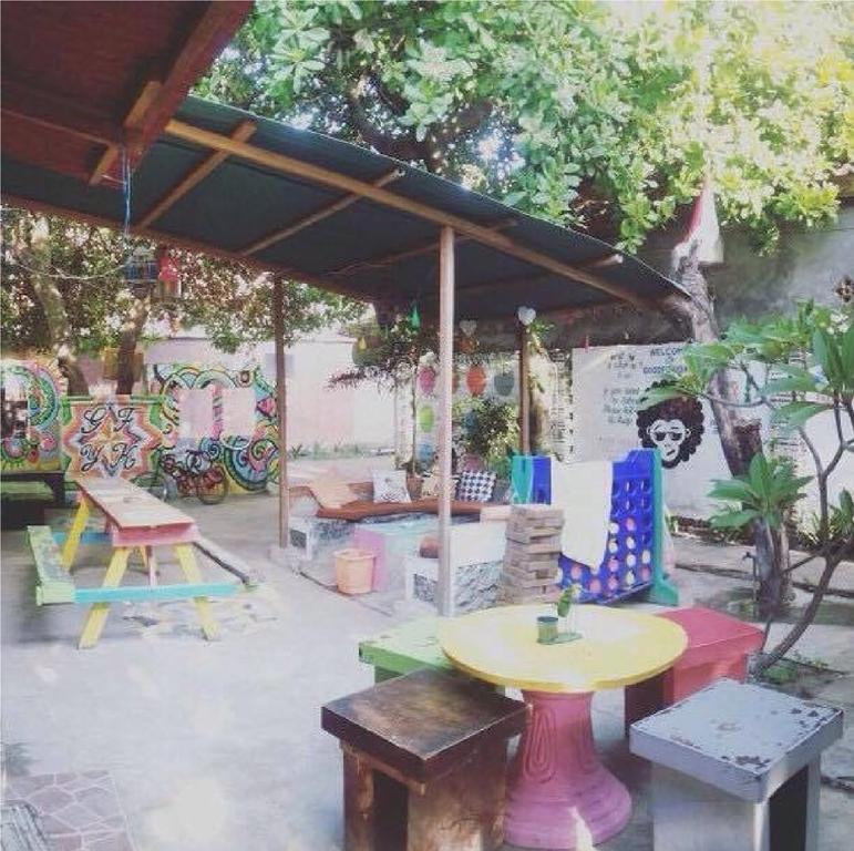 Good For Ya Knee Hostel & Bungalows (Adults Only) Τζίλι Τραγουανγκάν Εξωτερικό φωτογραφία